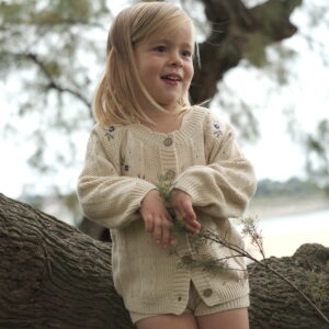 Set algodón 2 piezas para bebé, cardigan con botones de madera y body sin mangas en color vainilla natural, 100% algodón orgánico